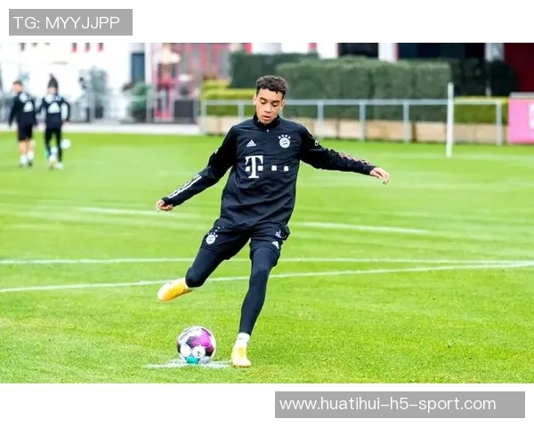 拜仁球员1月3日进行体能测试穆西亚拉提前一天训练展现拼搏精神